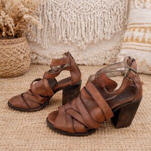 Freebird By Steven Claw Sandals Heels Distressed Women 9 White Wash Dusty Brown